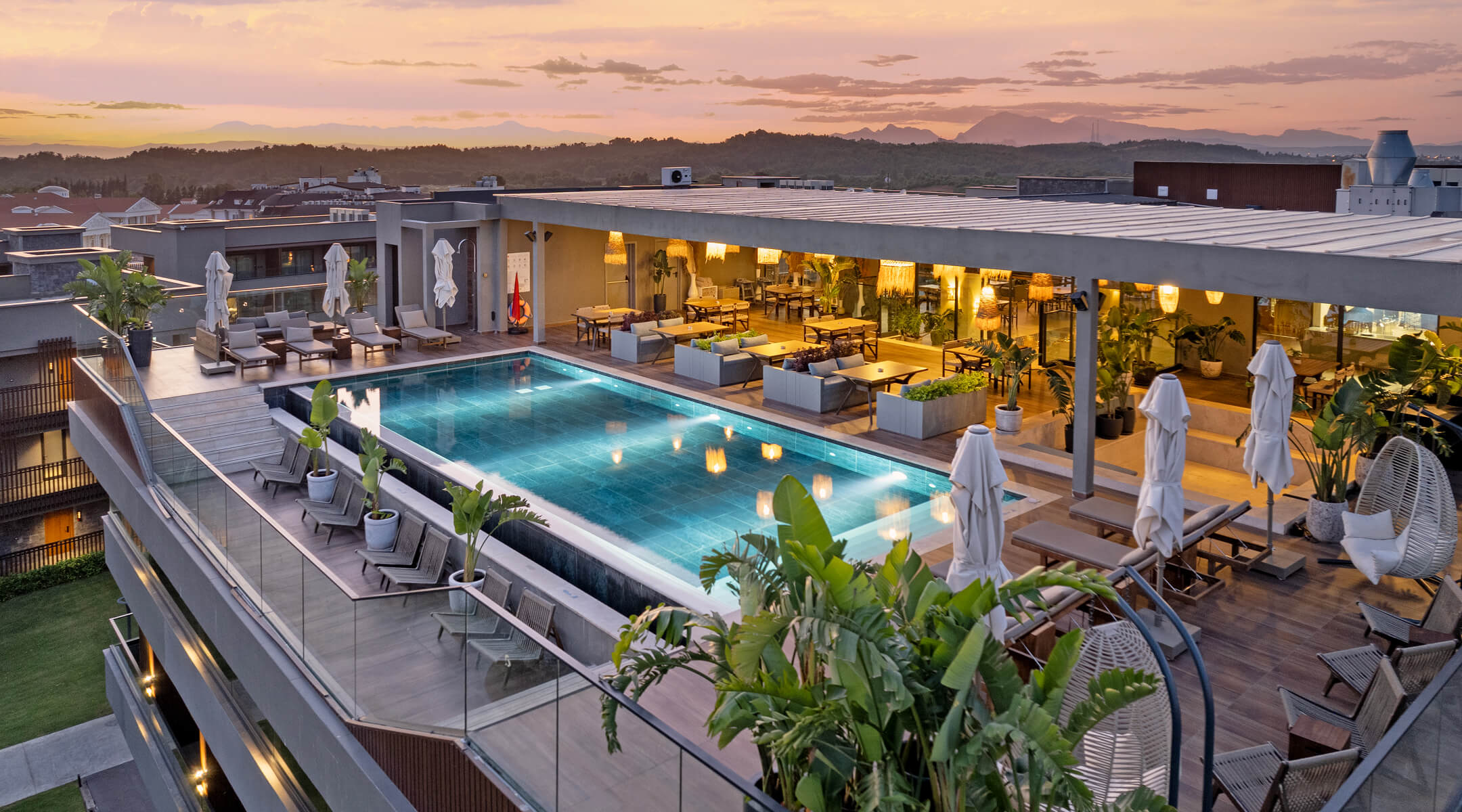 Jacaranda Luxury Gastronomi Rooftop Bar Banner