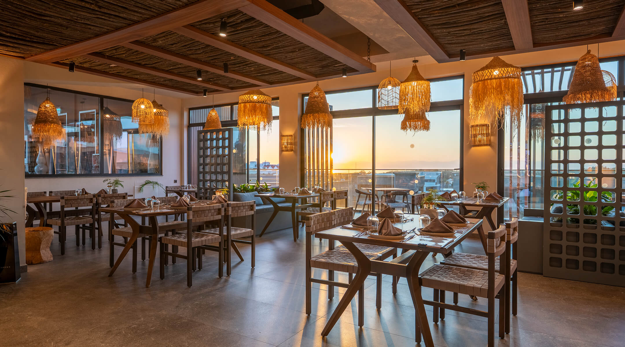 Jacaranda Luxury Gastronomi Rooftop Alacarte Banner