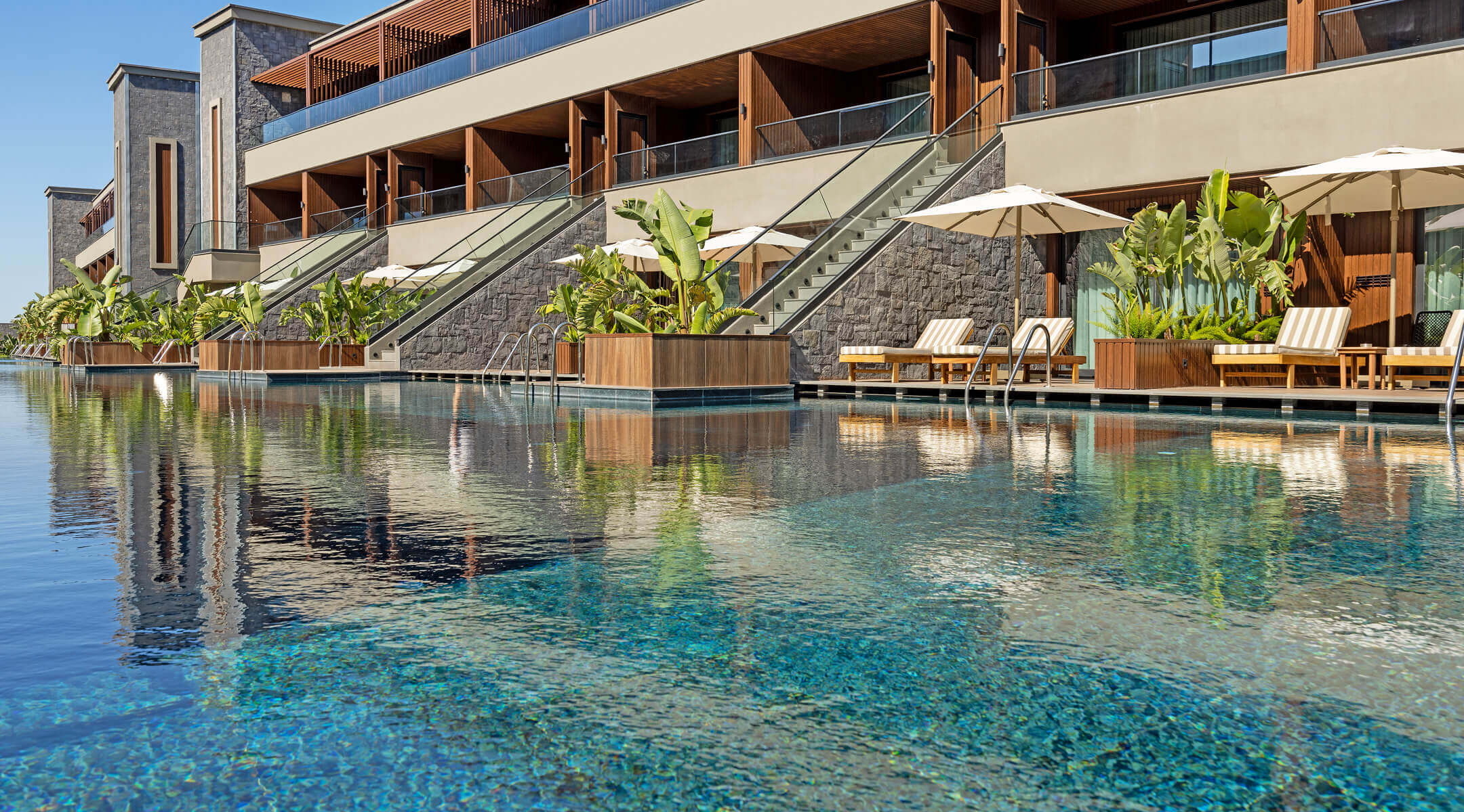 Jacaranda Luxury Konaklama Swim Up Junior Suite Banner